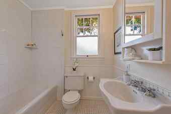 Furnished Room for Short-Term Sublet (Willow/Menlo Park) until Nov 8 3