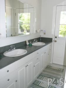 Room with Skylight - close to California Ave station 4