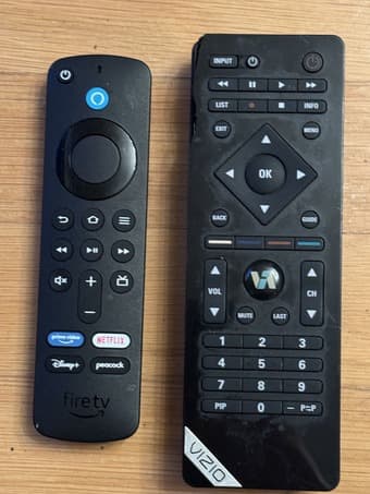 47-inch TV VIZIO M570NV (Full-HD) with Fire TV Stick and HDMI cable 3