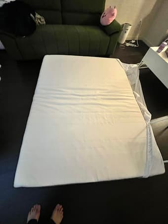 Very good condition ikea queen size mattress 50$ 1