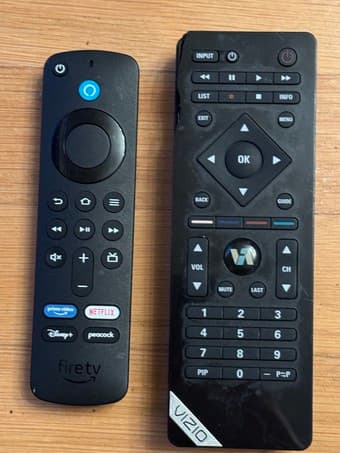 47-inch TV VIZIO M570NV (Full-HD) with Fire TV Stick and HDMI cable 3