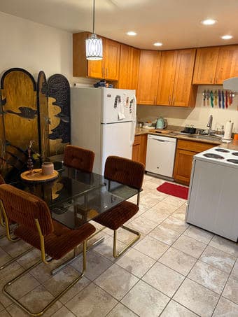 Looking for Roommate in Menlo Park 2bed/2Bath 3