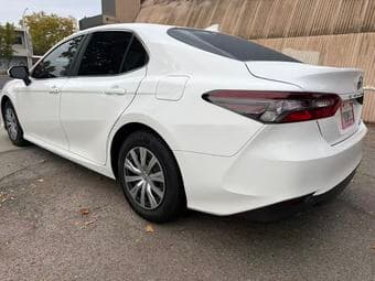 2023 Toyota Camry Hybrid LE-excellent condition 4