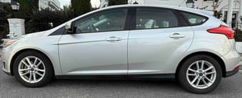 2015 Ford Focus SE Hatchback 1