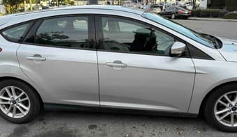2015 Ford Focus SE Hatchback 3