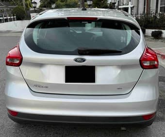 2015 Ford Focus SE Hatchback 4