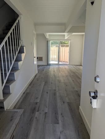 College Terrace 1000 sq. ft 2-bed available November 1