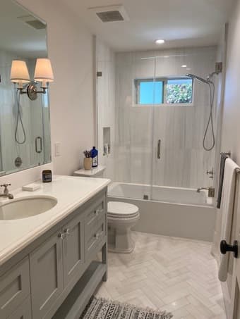 Room for rent in private duplex 2