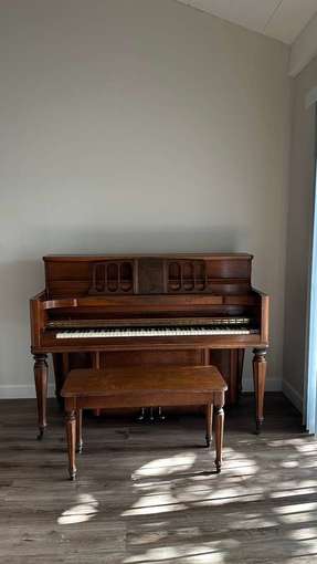 Vintage 90 Year-Old Kimball Console Piano(1930s) – Excellent Condition 1