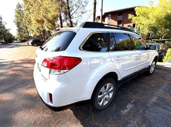 2012 Subaru Outback 3.6R Limited Clean Title, 6-Cylinder, 146k mIles 3