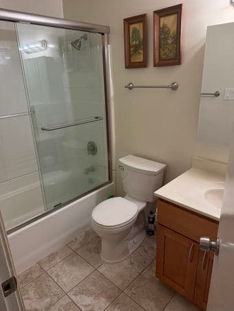 Bedroom with private bathroom in 2bedroom apartment (Menlo Park) 4