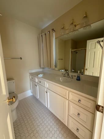 [Available] Master BR in Beautiful 7BR Mansion 15 mis to Stanford 2