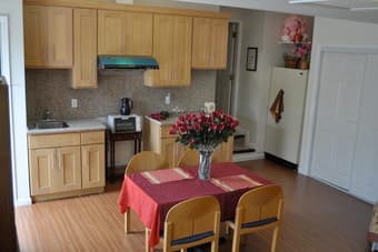 2 rooms with 2 bathrooms 2