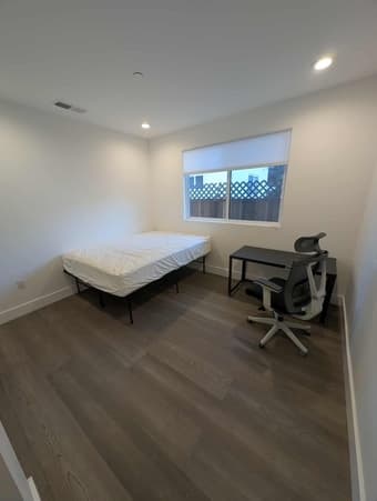 Room with private bath for Rent in Menlo Park 1