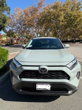 Toyota RAV4 XLE 2023 1