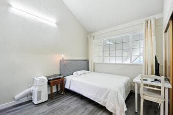 斯坦福附件Condo Community 主卧带独立卫生间独立进出门招租 2