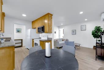 红木城 靠近斯坦福校区 侧卧单间招租 4房2卫大房子加大院子 2