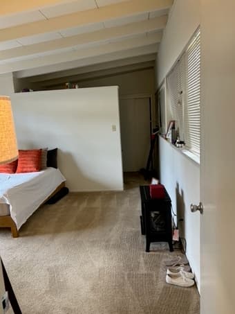 Furnished MBR ensuite in Mountain View 3