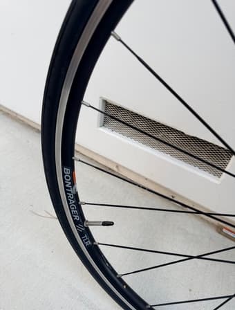 Road bike (Trek Domane S5) for sale 3