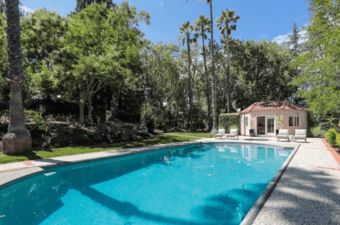 Master Bedroom in Beautiful 7+ BR Luxury Pool House 15 mis to Stanford 1