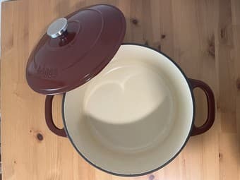 Cast Iron Dutch Oven - Lodge - 6 QT - 10.5 inch 3