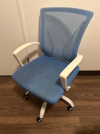 Desk chair 1