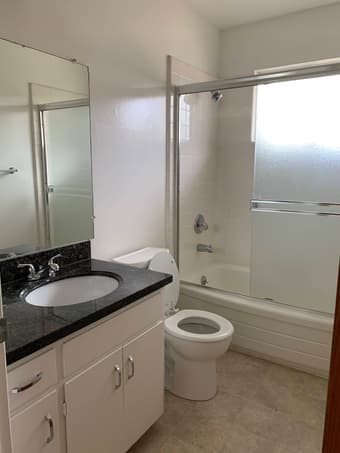 3 month bedroom with private bathroom in 2B/2B in College Ave 3
