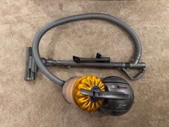 Dyson DC39 Vacuum 2