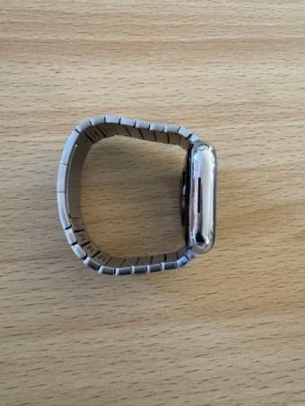 Apple Watch Series 7 41mm | Stainless Steel | Cellular + GPS 4