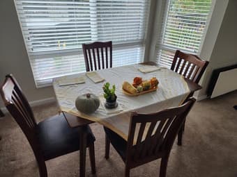 dining table with 4 leather chairs 1