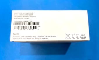 Apple Air Pods 4 **NEW** - with Active Noise Cancellation 2