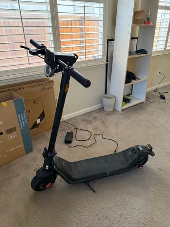 NIU KQi3 Sport Electric Scooter 1