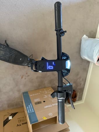 NIU KQi3 Sport Electric Scooter 2