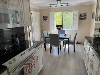 Private Bedroom/Bathroom in Downtown Los Altos Condo 4