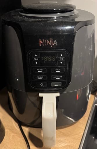 Ninja Air Fryer + Black & Decker Toaster 1