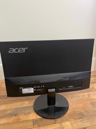 Selling used monitors - pickup near y2e2 4