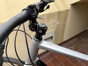 Marin Fairfax 3 hybrid/road bike - LG - exc condition, aluminum/carbon 4