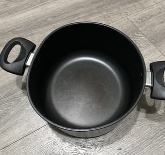 5Qt Pot with Glass Lid 1