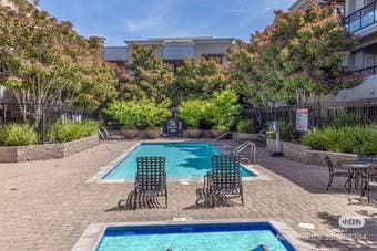 1br - [Sublet] Large 1b1b in 2b2b – (Dec 6 – early Feb) - Female 1