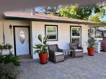 Bright, Airy Studio Apartment for Rent in Menlo Park 4