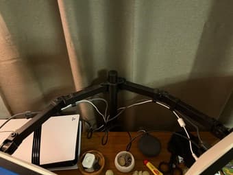 Two LG 27” 4K UHD Monitors (Model 27UK650) + Stand + Cables – Excellen 2