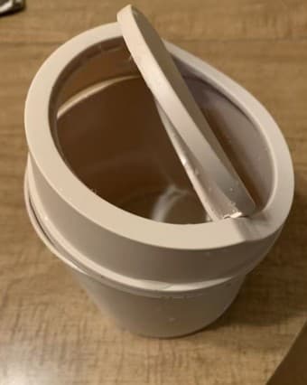 Mini Desktop Trash Can with Swing Lid 1