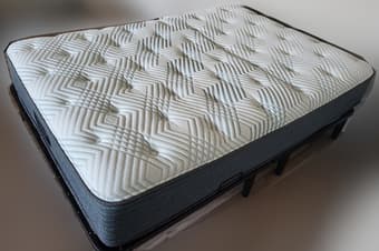 Full Size Mattress with adjustable base 3