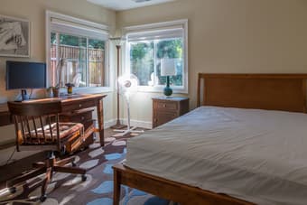 UNIQUE commuter room in beautiful, large Los Altos home 2