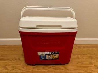Igloo 28 QT Laguna Ice Chest Cooler, Red 1