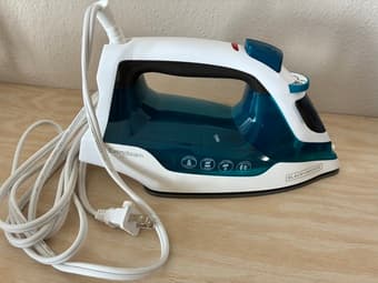 Small appliances for sale: kettle, toaster, iron 1