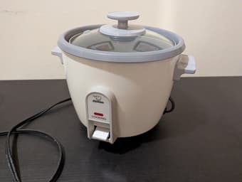 Zojirushi 3-Cup Rice Cooker 1
