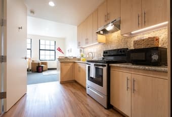 EVGR Premium Studio Sublet: Available December 15 - January 12 2025 2