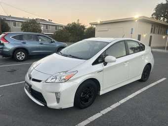 2015 TOYOTA PRIUS TWO- for rent 3