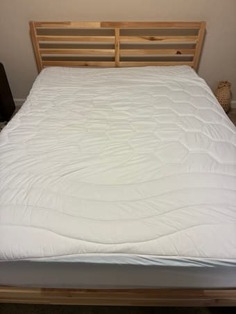 Queen-sized bed frame 3
